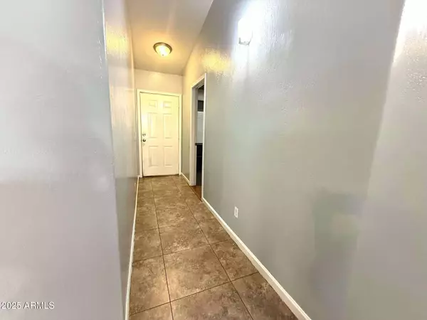 Phoenix, AZ 85037,8520 W PALM Lane #1060