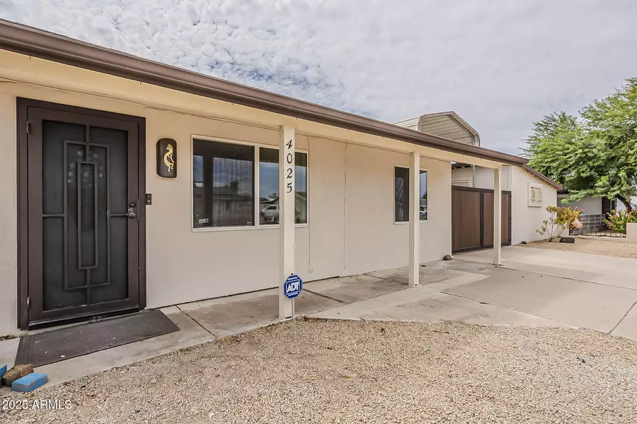 4025 E SURREY Avenue, Phoenix, AZ 85032