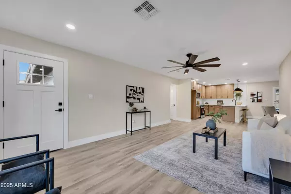 Tempe, AZ 85283,2123 E RADCLIFFE Drive