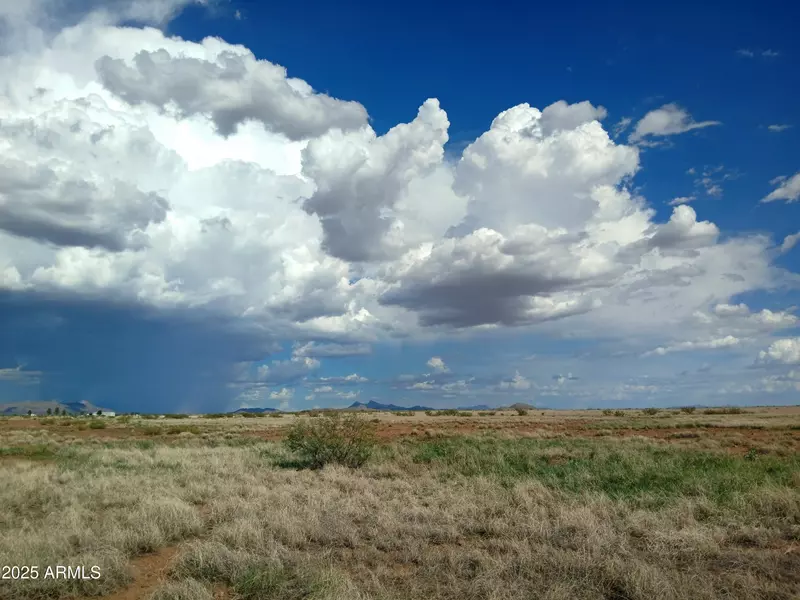 N EE Ranch Road #1/2, Mcneal, AZ 85617