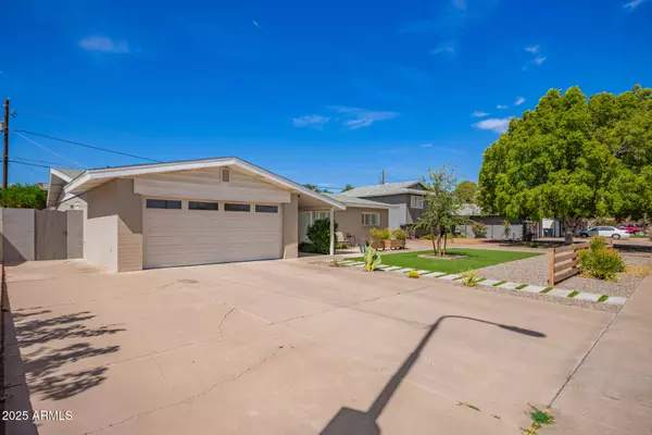 Phoenix, AZ 85015,2040 W HAZELWOOD Street