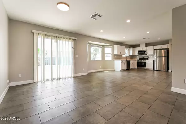Phoenix, AZ 85027,1713 W ANGEL FIRE Terrace