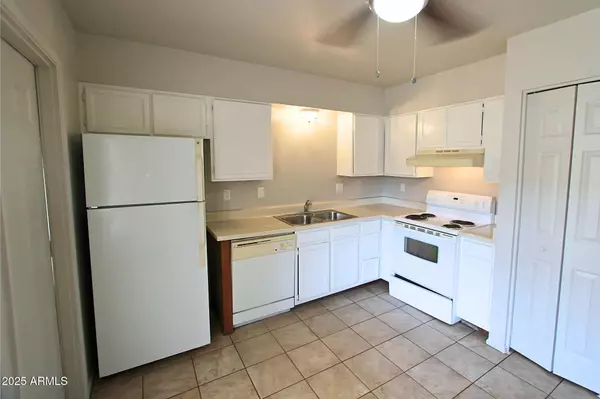 Mesa, AZ 85205,4704 E CABALLERO Street #2