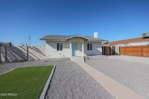 2224 N 24TH Place, Phoenix, AZ 85008