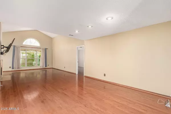 Chandler, AZ 85224,1211 W HIGHLAND Street