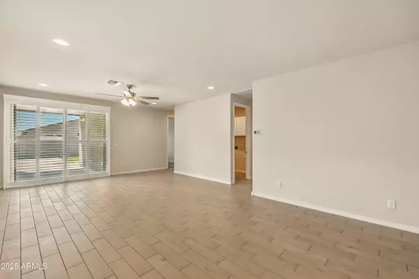 San Tan Valley, AZ 85143,3351 E ISLA Avenue