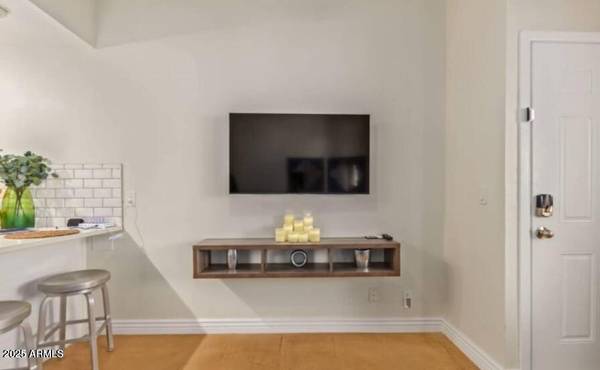 Scottsdale, AZ 85251,8055 E THOMAS Road #E110