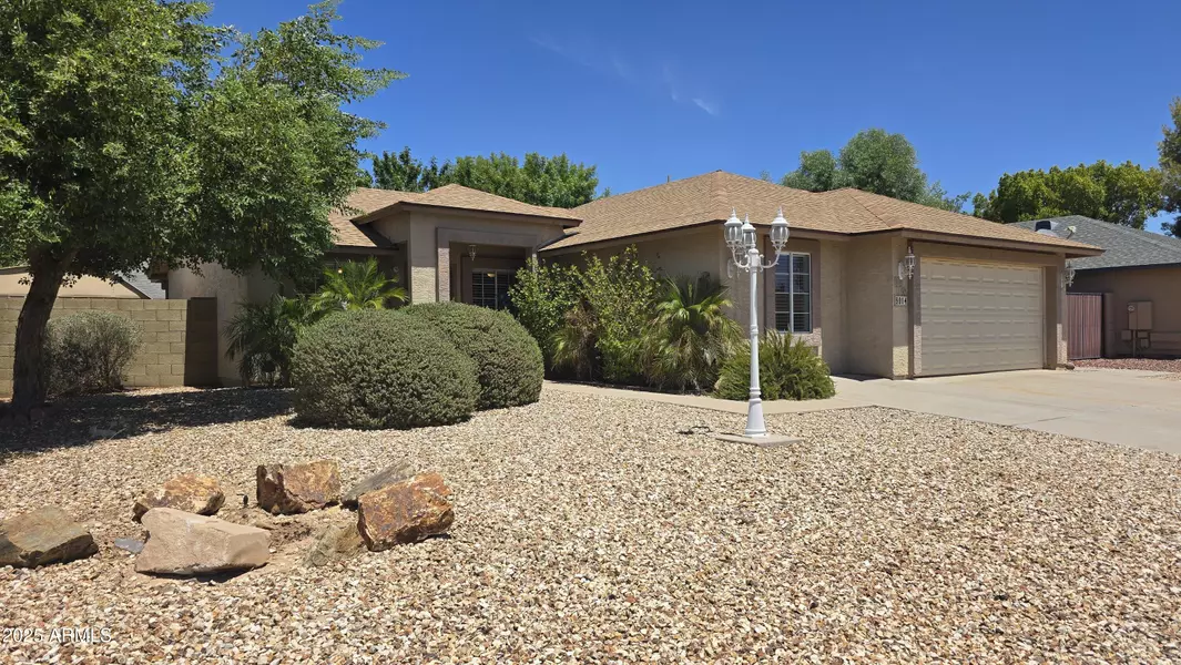 9014 W ROVEY Avenue, Glendale, AZ 85305