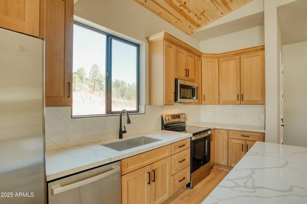 Show Low, AZ 85901,4696 West Tatanka Loop --