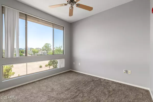 Phoenix, AZ 85016,1701 E COLTER Street #452