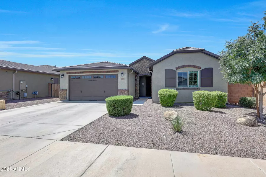 17313 W BUTLER Avenue, Waddell, AZ 85355
