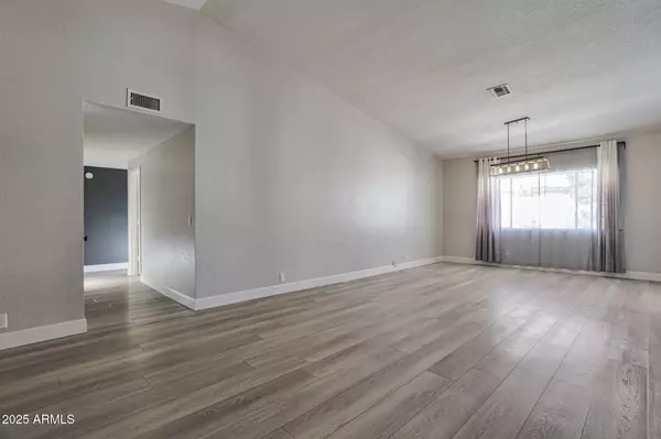 Peoria, AZ 85381,7126 W COLUMBINE Drive