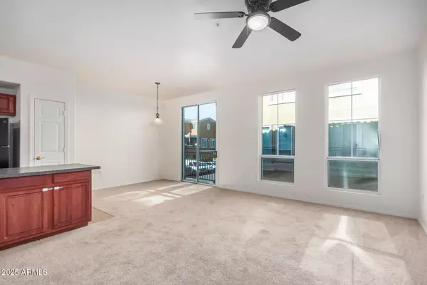 Phoenix, AZ 85032,18250 N CAVE CREEK Road #148