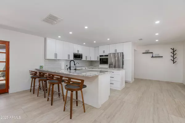 New River, AZ 85087,2345 W BLACK CANYON Drive