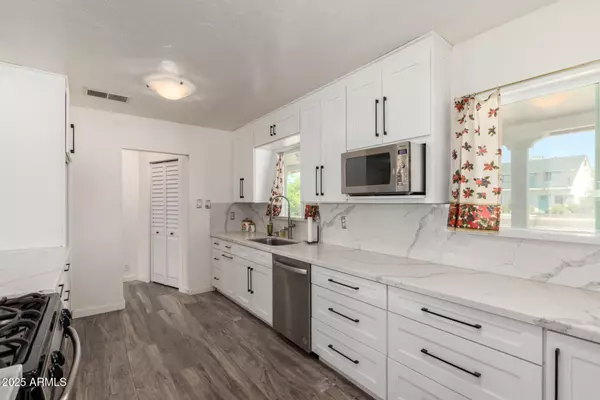 Phoenix, AZ 85016,3101 E CAMPBELL Avenue