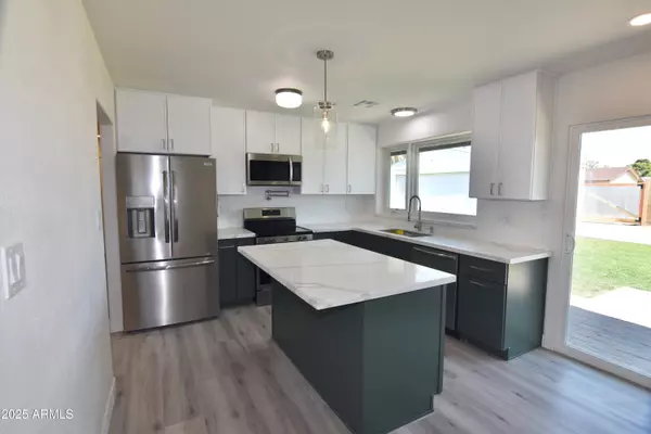 Phoenix, AZ 85029,3310 W SWEETWATER Avenue