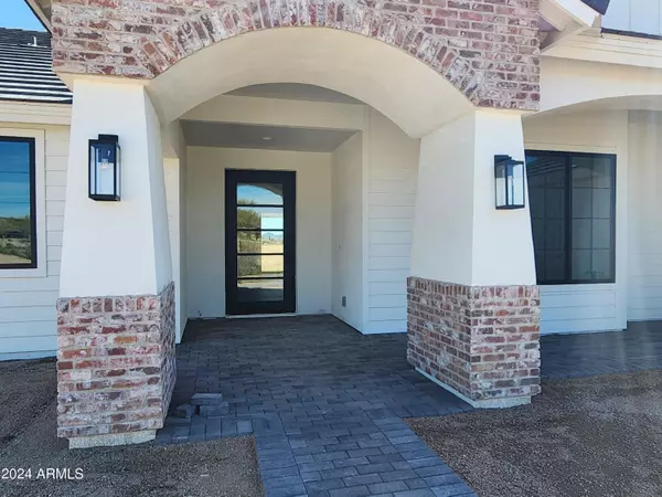 Queen Creek, AZ 85142,1635 N ARROWHEAD Lane