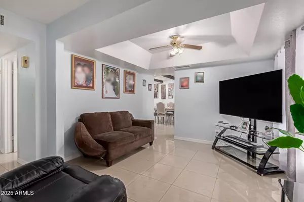 Phoenix, AZ 85033,3107 N 79TH Avenue