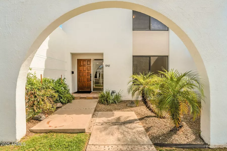 1941 E MEDLOCK Drive, Phoenix, AZ 85016