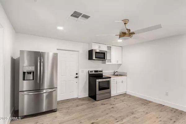 Phoenix, AZ 85007,701 W WINDSOR Avenue