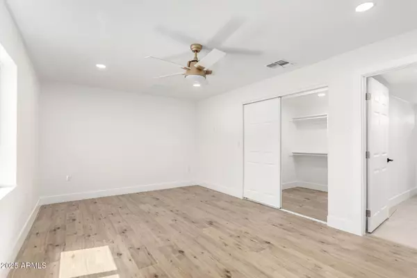 Phoenix, AZ 85007,701 W WINDSOR Avenue