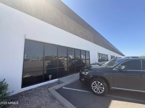 Phoenix, AZ 85009,2517 W MCDOWELL Road