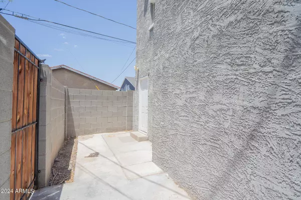 Phoenix, AZ 85006,2330 N Dayton Street #2