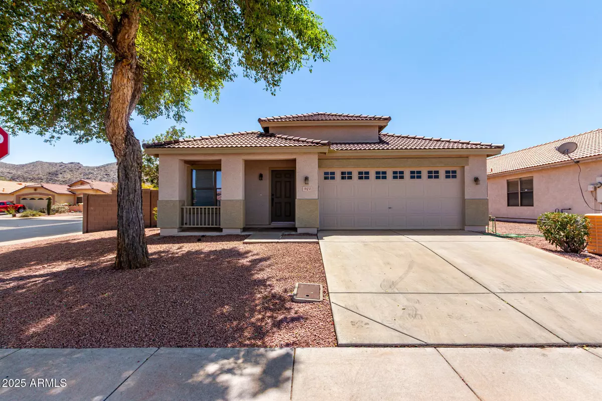 Phoenix, AZ 85042,921 E BETH Drive