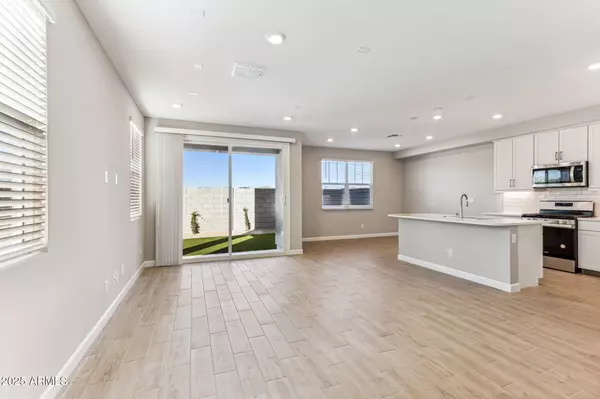 Phoenix, AZ 85054,5855 E COVEY Lane