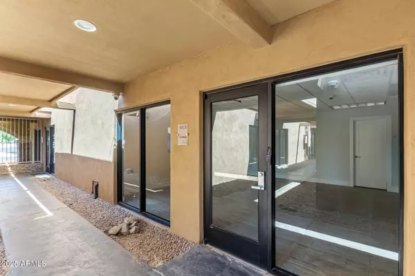 Phoenix, AZ 85020,8821 N 7TH Street #200