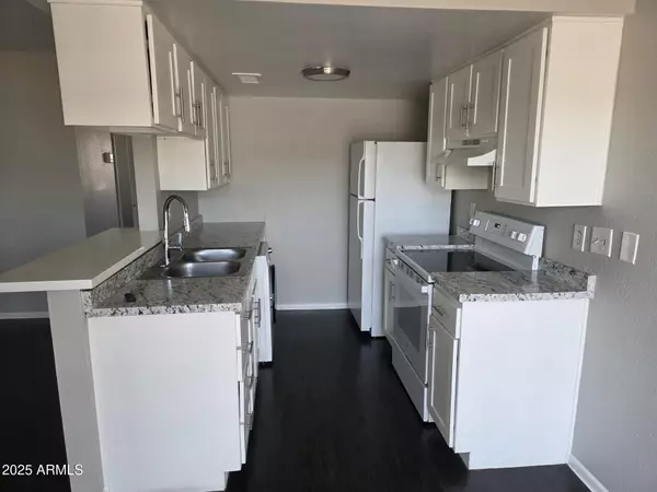 Phoenix, AZ 85015,2133 W TURNEY Avenue #D76