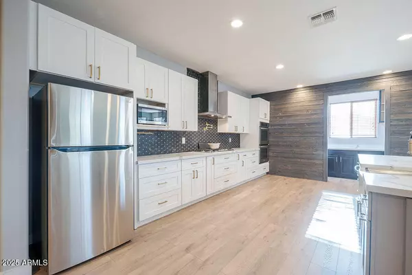 Surprise, AZ 85388,18465 W DESERT Lane