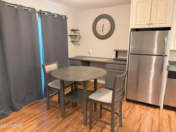Phoenix, AZ 85018,5525 E THOMAS Road #Q5