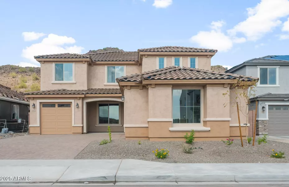 7022 W PLUM Road, Peoria, AZ 85383