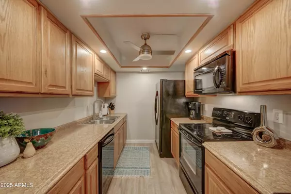 Phoenix, AZ 85016,3030 E CLARENDON Avenue #16