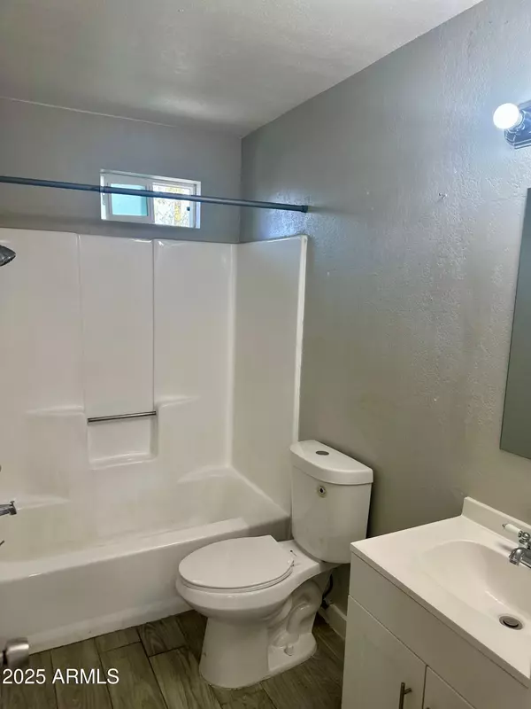 Phoenix, AZ 85032,16801 N 26TH Street #20