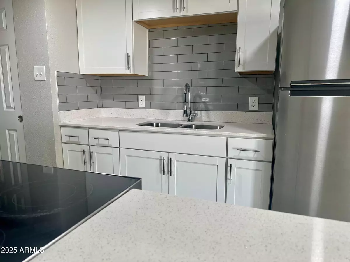 Phoenix, AZ 85032,16801 N 26TH Street #20