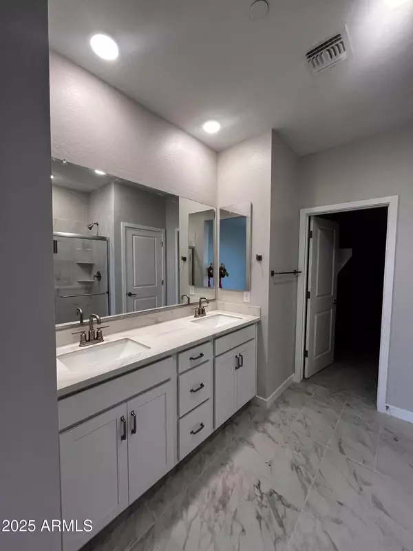 Buckeye, AZ 85396,5585 N 205TH Lane