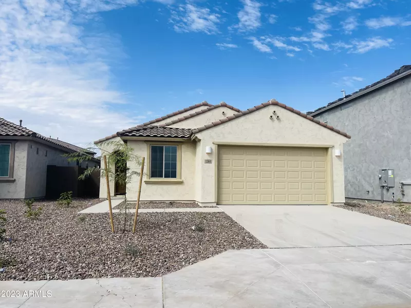 1561 W Sabel Court, San Tan Valley, AZ 85144