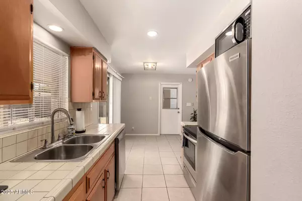 Phoenix, AZ 85022,2231 E JANICE Way