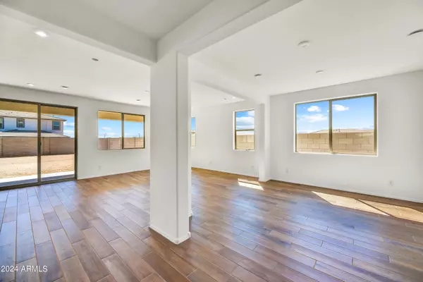 Litchfield Park, AZ 85340,5881 N 193RD Drive