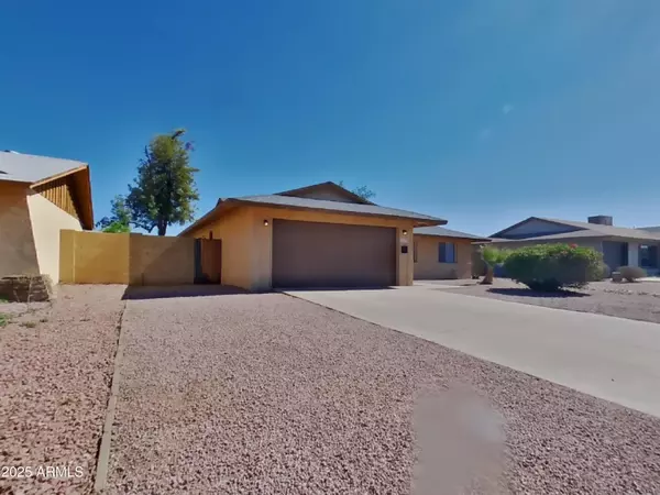3822 W MAUNA LOA Lane, Phoenix, AZ 85053