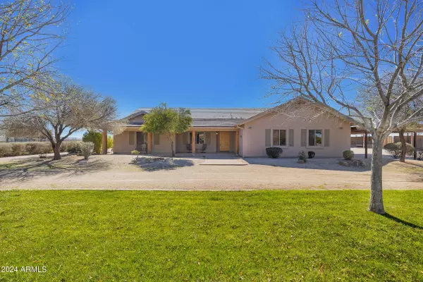 2687 E CAITLIN Way, San Tan Valley, AZ 85140