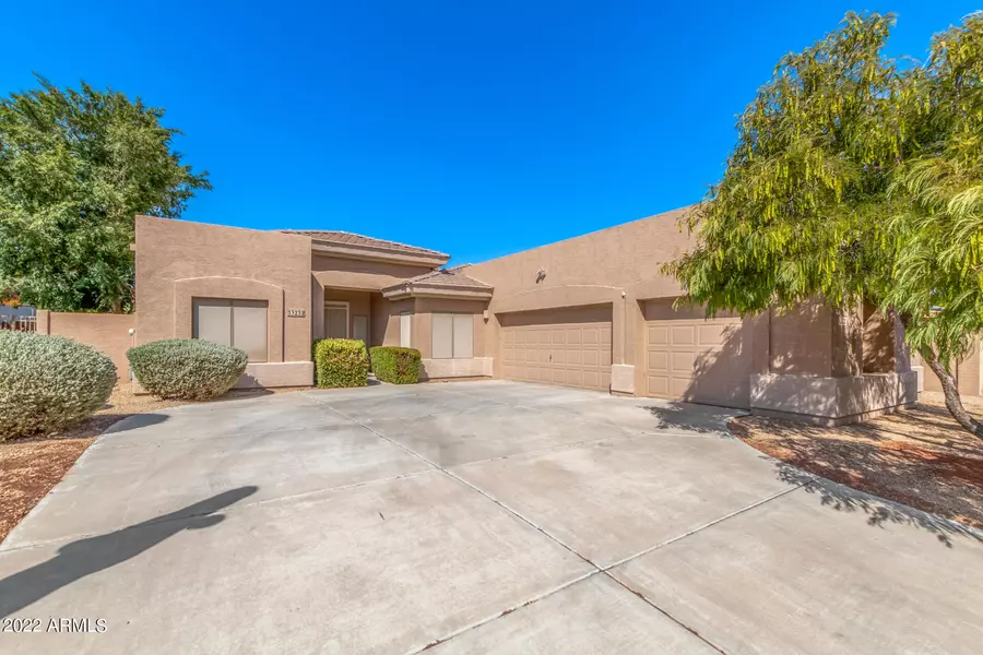 13232 W EDGEMONT Avenue, Goodyear, AZ 85395
