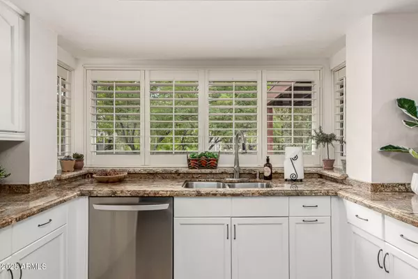 Tempe, AZ 85283,725 E MCNAIR Drive