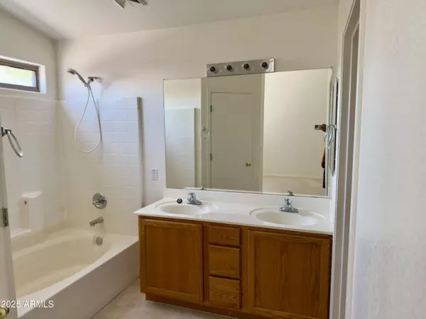 Glendale, AZ 85302,5865 W NORTH Lane