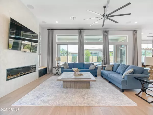 Gilbert, AZ 85298,1460 E CRESCENT Way