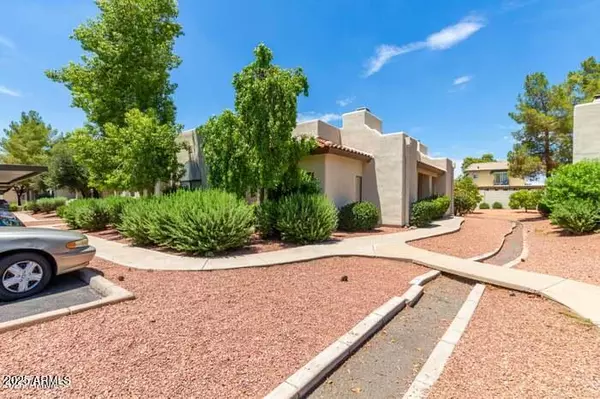 Phoenix, AZ 85020,750 E Northern Avenue #1116