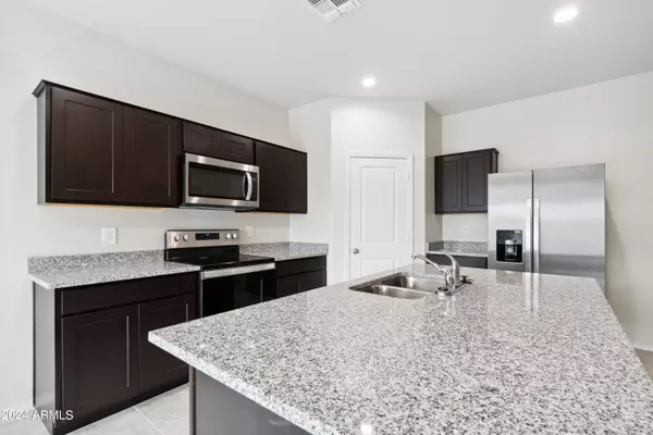 San Tan Valley, AZ 85140,5535 E Mearn Road