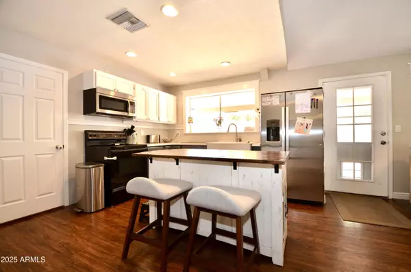 Mesa, AZ 85205,1937 N 67TH Street